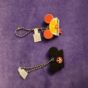 Disney Disneyland 2x Hat Keychain